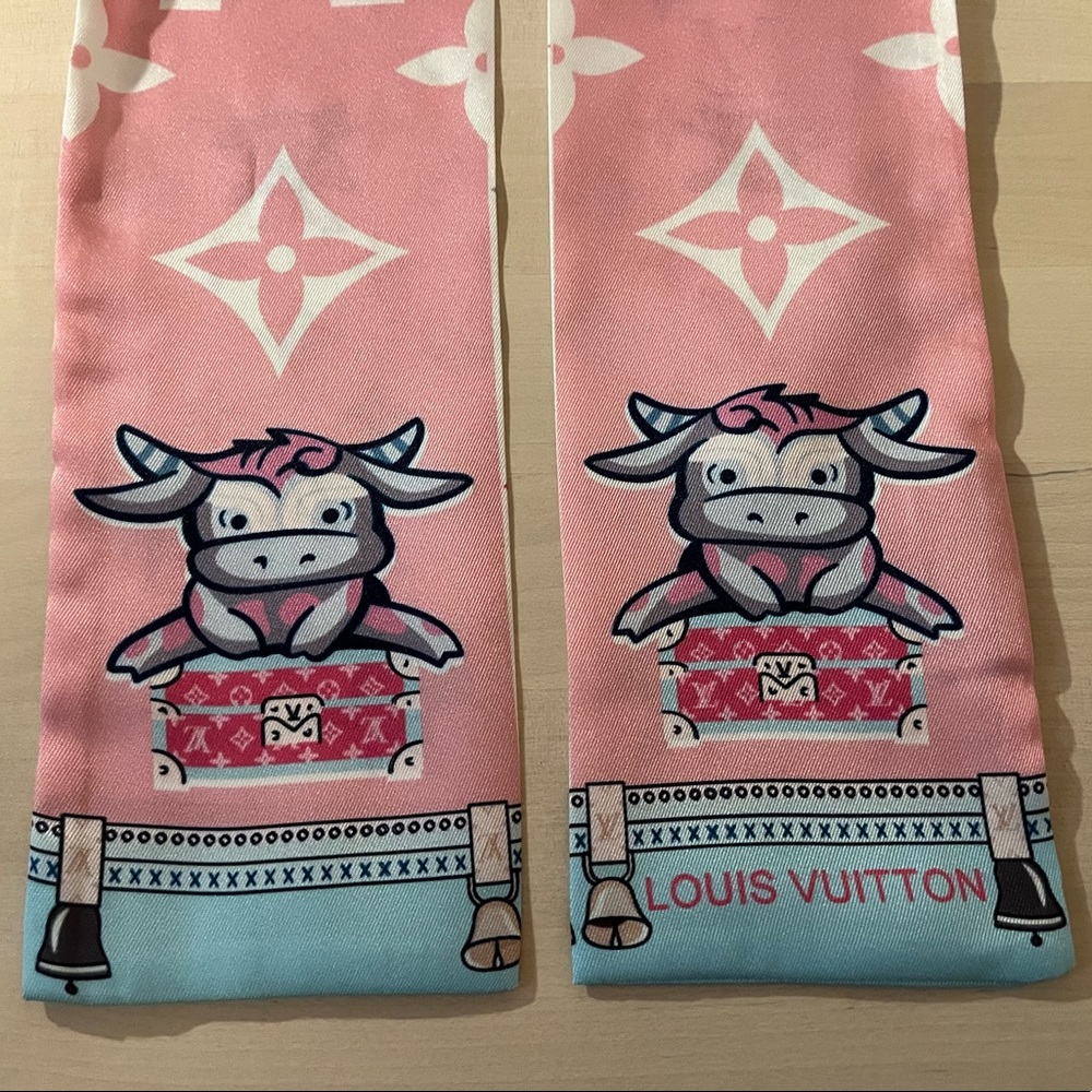 LV Rodeo Bandeau in Rose